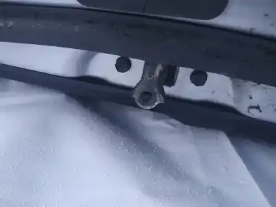 Pièce détachée automobile d'occasion charnière pour hyundai i30 1.6 crdi cat références oem iam 