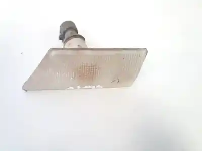 Peça sobressalente para automóvel em segunda mão farolim do lado direito por opel vectra b caravan 2.0 dti referências oem iam 