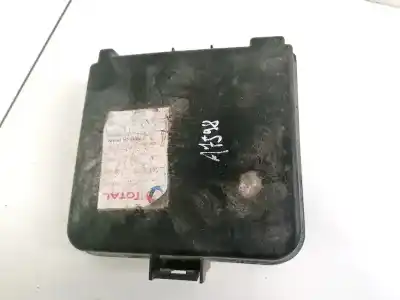 Pezzo di ricambio per auto di seconda mano scatola relè/fusibili per hyundai i30 1.6 crdi cat riferimenti oem iam pptd10