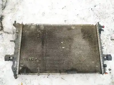 Pezzo di ricambio per auto di seconda mano radiatore d acqua per hyundai i30 1.6 crdi cat riferimenti oem iam 