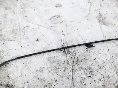 Peça sobressalente para automóvel em segunda mão plásticos por toyota corolla (e12) 2.0 d-4d linea luna berlina referências oem iam 