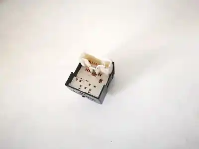 Second-hand car spare part rearview side mirror switch for toyota corolla (e12) 2.0 d-4d linea luna berlina oem iam references 183574  