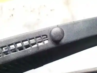 Pezzo di ricambio per auto di seconda mano plastica per opel zafira b 1.9 cdti riferimenti oem iam   