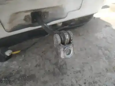 Second-hand car spare part hinge for opel zafira a 2.0 dti oem iam references   