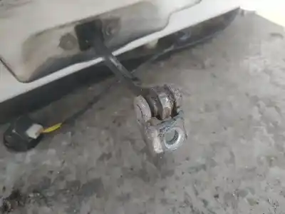 Second-hand car spare part hinge for opel zafira a 2.0 dti oem iam references   