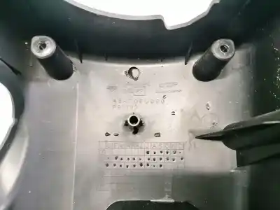 Pezzo di ricambio per auto di seconda mano plastica per nissan note (e11e) 1.4 cat riferimenti oem iam 784709u000  p81102