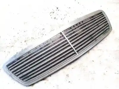 Автозапчасти б/у передняя решетка за mercedes w203, 2000.05 - 2004.02 c 220 cdi (203.006) 105kw 2000.05 - 2007.02 ссылки oem iam a2038800483