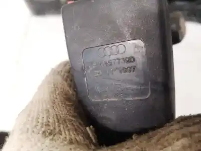 Автозапчасти б/у центральный задний крюк для ремня за audi a6 avant (4b5) 2.5 tdi ссылки oem iam 8d0857739d  