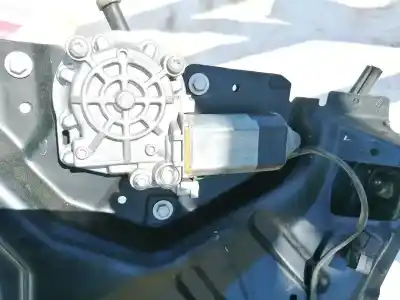 Pezzo di ricambio per auto di seconda mano motore alzacristalli anteriore destro per audi a6 avant (c4) 2.5 tdi riferimenti oem iam 