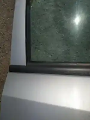 Pezzo di ricambio per auto di seconda mano plastica per opel meriva b 1.7 16v cdti riferimenti oem iam   