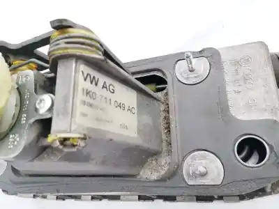 Pièce détachée automobile d'occasion levier pour volkswagen golf v (1k1) 1.4 16v références oem iam 1k0711049ac  