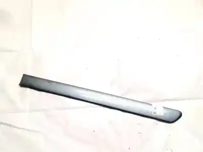 Peça sobressalente para automóvel em segunda mão plásticos por opel zafira b 1.9 cdti referências oem iam 13137774