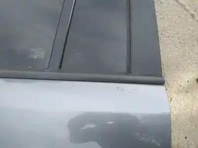 Pezzo di ricambio per auto di seconda mano plastica per opel zafira b 1.9 cdti riferimenti oem iam   