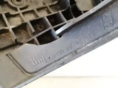 Pezzo di ricambio per auto di seconda mano plastica per opel meriva b 1.7 16v cdti riferimenti oem iam 13136397  