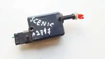 Pièce détachée automobile d'occasion Couvercle Extérieur Du Moteur Carburant pour RENAULT MEGANE I SCENIC (JA0) 1.6 RN Références OEM IAM   