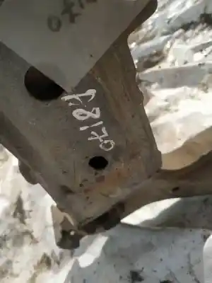 Peça sobressalente para automóvel em segunda mão charrió / suporte de eixo dianteiro por volvo v70 ii (285) 2.5 tdi referências oem iam 