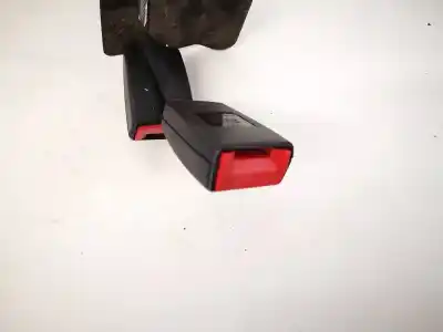 Автозапчасти б/у крюк для ремня задний центральный за audi a6, c5 1997.01 - 2001.08 2.4 121kw 1997.02 - 2005.01 ссылки oem iam 8d0857739d  