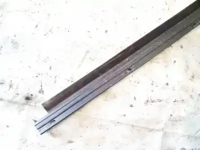 Pezzo di ricambio per auto di seconda mano plastica per audi 80 b4 avant (8c5) 1.9 tdi riferimenti oem iam   