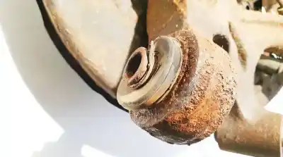 Second-hand car spare part rear left knuckle for kia carnival 2.9 crdi cat oem iam references   