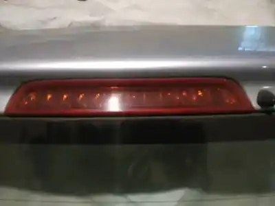 Peça sobressalente para automóvel em segunda mão farolim de travão central por kia carnival 2.9 crdi cat referências oem iam 