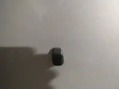 Second-hand car spare part plastics for toyota corolla (e12) 2.0 d-4d sol berlina oem iam references 