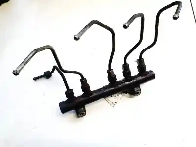 Pezzo di ricambio per auto di seconda mano rampa iniettori per ford focus turn. (cb8) 1.6 tdci cat riferimenti oem iam 9685297580