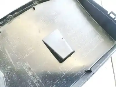 Peça sobressalente para automóvel em segunda mão caixa de fusíveis e relés por toyota avensis wagon (t25) 2.2 d-4d cat referências oem iam 8266205150  82662-05150