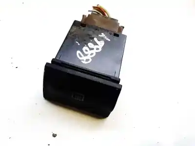 Second-hand car spare part switch for skoda octavia combi (1u5) 1.9 tdi oem iam references  Second-hand car spare part switch for skoda octavia combi (1u5) 1.9 tdi oem iam references