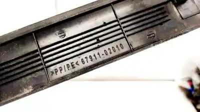 Pezzo di ricambio per auto di seconda mano plastica per toyota corolla (e11) 2.0 d-4d linea sol riferimenti oem iam 6791102010  67911-02010