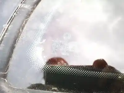 Second-hand car spare part right rear triangle quarter glass for skoda octavia combi (1u5) 1.9 tdi oem iam references    Second-hand car spare part right rear triangle quarter glass for skoda octavia combi (1u5) 1.9 tdi oem iam references