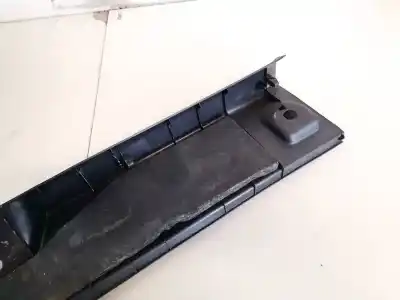 Pezzo di ricambio per auto di seconda mano plastica per toyota corolla (e12) 2.0 d-4d linea luna berlina riferimenti oem iam   