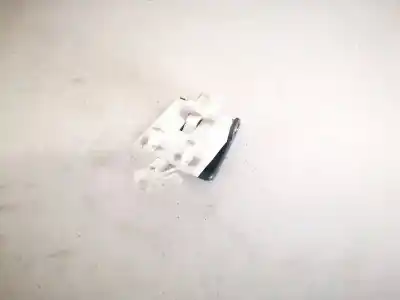 Pezzo di ricambio per auto di seconda mano plastica per toyota corolla (e12) 2.0 d-4d linea luna berlina riferimenti oem iam   