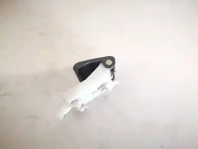 Pezzo di ricambio per auto di seconda mano plastica per toyota corolla (e12) 2.0 d-4d linea luna berlina riferimenti oem iam   