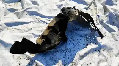 Peça sobressalente para automóvel em segunda mão plásticos por nissan qashqai 1.6 16v referências oem iam 78819jd00a