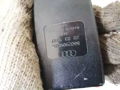 Автозапчасти б/у центральный задний крюк для ремня за audi a3 (8l) 1.9 tdi ambition ссылки oem iam 8l0857713  560290902a