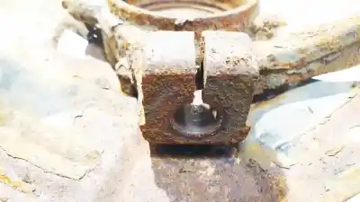 Second-hand car spare part front right knuckle for kia optima 1.7 crdi oem iam references   