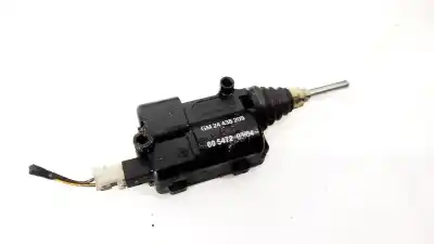 Pezzo di ricambio per auto di seconda mano Carburante Coperchio Esterno Motore per OPEL VECTRA C (Z02) 2.2 DTI 16V (F69) Riferimenti OEM IAM 24438209  