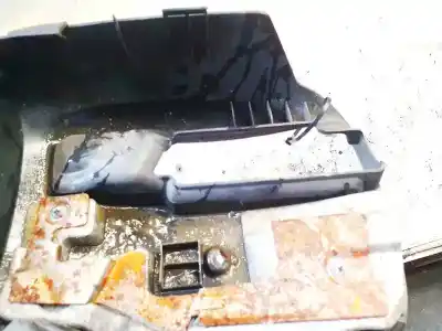 Pezzo di ricambio per auto di seconda mano plastica per hyundai i30 1.6 crdi cat riferimenti oem iam   