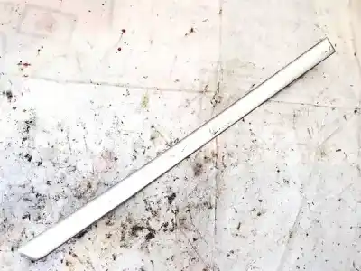 Second-hand car spare part plastics for opel meriva b 1.7 16v cdti oem iam references 93318772