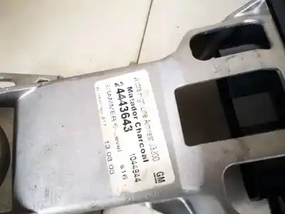 Автозапчастина б/у центральний подлокник для opel vectra c (z02) 2.2 dti 16v (f69) посилання на oem iam 24443643  