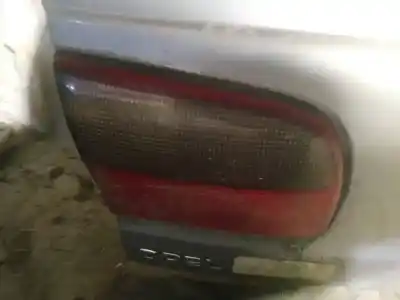Peça sobressalente para automóvel em segunda mão farolim interior traseiro esquerdo por opel omega b 2.0 16v cat (x 20 xev / l34) referências oem iam 