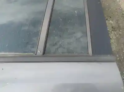 Pezzo di ricambio per auto di seconda mano plastica per opel zafira b 1.9 cdti riferimenti oem iam   