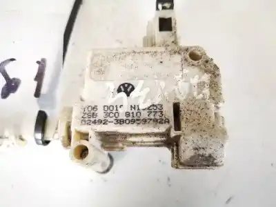 Автозапчасти б/у наружная крышка двигателя топливо за volkswagen passat variant (3c5) 1.9 tdi ссылки oem iam 3c0810773  3b0959782a