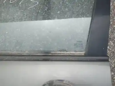 Pezzo di ricambio per auto di seconda mano plastica per toyota corolla (e12) 2.0 d-4d linea luna berlina riferimenti oem iam   