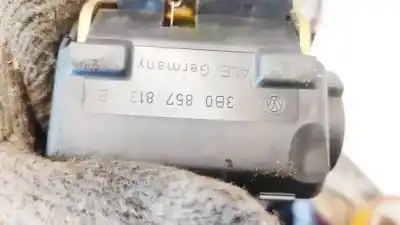 Автозапчасти б/у центральный задний ремень безопасности за volkswagen passat variant (3b5) 1.8 ссылки oem iam 3b0857813  