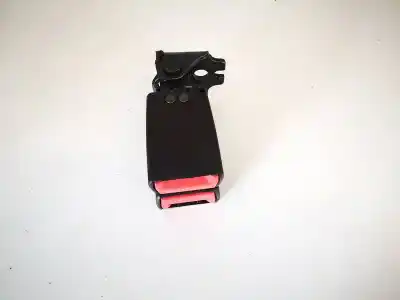 Pezzo di ricambio per auto di seconda mano gancio cintura posteriore centrale per ford focus turn. (cb8) 1.6 tdci cat riferimenti oem iam bm51613k21ca