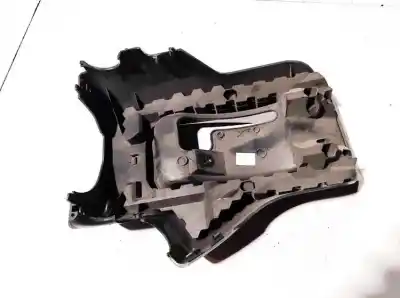 Pezzo di ricambio per auto di seconda mano plastica per toyota corolla (e12) 2.0 d-4d linea luna berlina riferimenti oem iam   