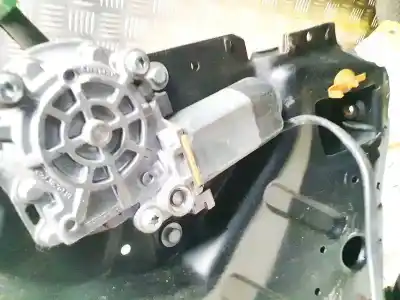 Peça sobressalente para automóvel em segunda mão motor elevador vidro dianteiro direito por audi a6 avant (c4) 2.5 tdi referências oem iam 0531826101