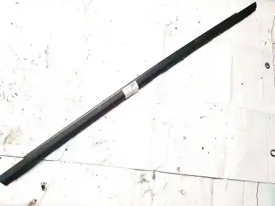 Recambio de automóvil de segunda mano de listón embellecedor de la ventana de la puerta trasera - trasero derecho para ford focus, 2011.04 - 2018 2.0 flexifuel 119kw 2011.04 - 2018 referencias oem iam 