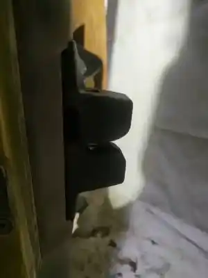 Second-hand car spare part trunk lock for renault scenic ii 1.6 16v oem iam references 